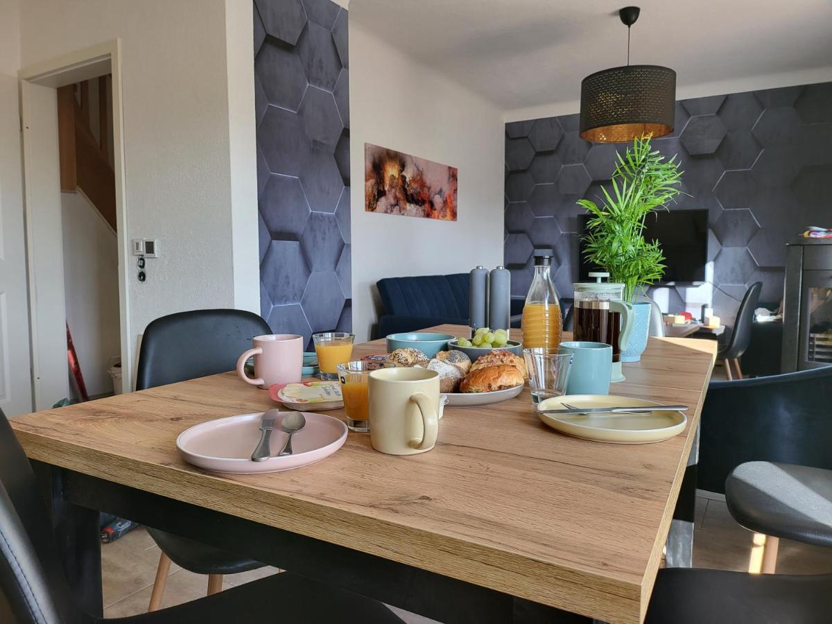 Modernes Behagliches Haus Mit Kamin, Terrasse Und Garten Magdeburk Exteriér fotografie